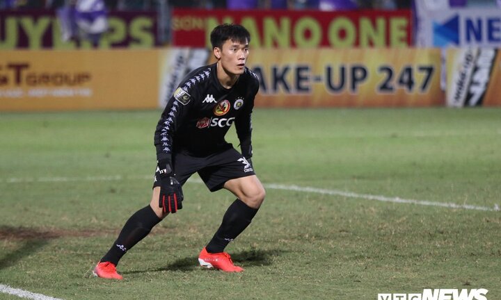 Xem lại siêu phẩm khiến thủ thành Bùi Tiến Dũng chôn chân