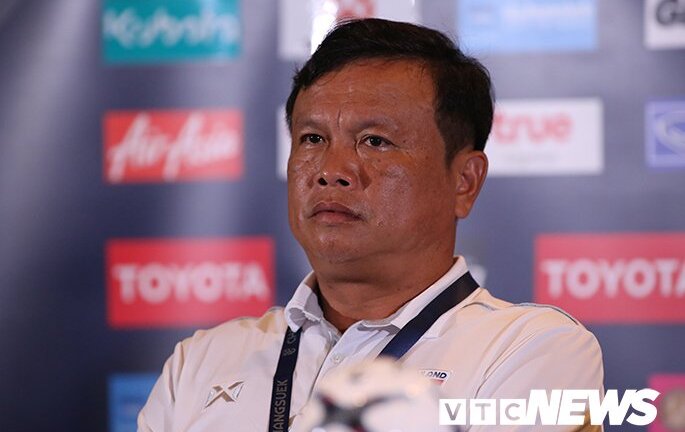 Thua đau đớn tuyển Việt Nam, HLV Thái Lan phải giải trình