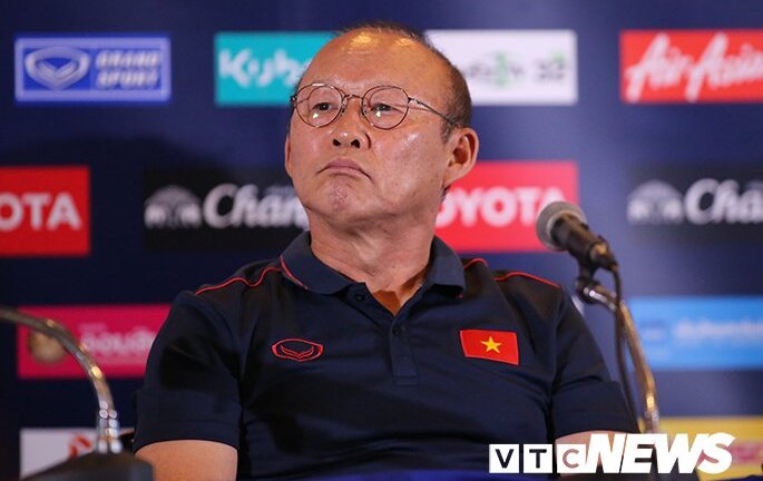 Chủ tịch LĐBĐ Thái Lan bác tin chiêu mộ Park Hang Seo: Người Thái nói lời phải đạo