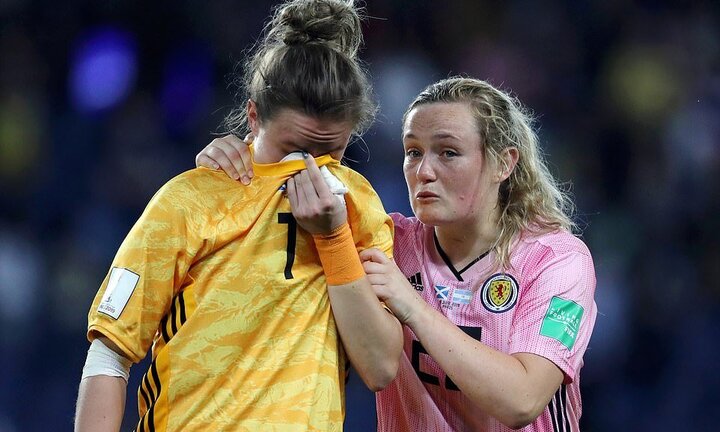 World Cup nữ: Ngược dòng đầy cảm xúc, 2 đội bóng cùng khóc nức nở