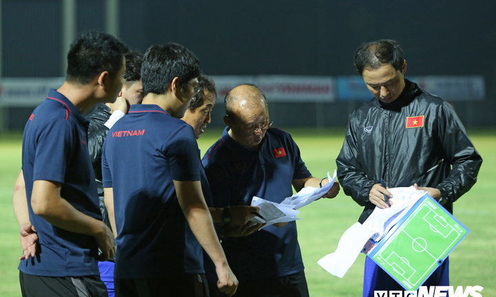 HLV Park Hang Seo chinh phục HCV SEA Games 30 bằng thứ hạng rất thấp