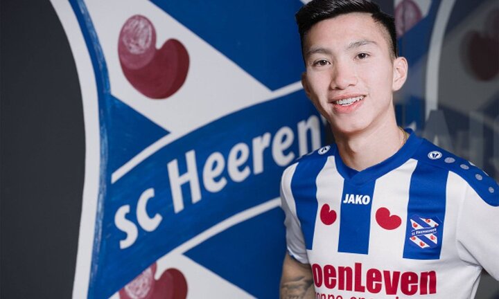 Bóng đá chuyên nghiệp chứ không phải tình cảm mến thương, Văn Hậu dự bị là bình thường