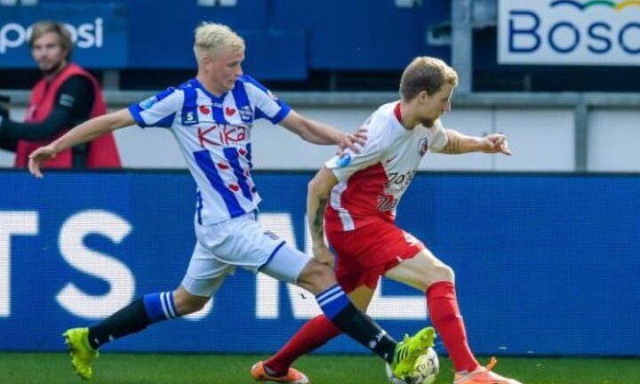 Hậu vệ trái số 1 của SC Heerenveen chơi thế này, Đoàn Văn Hậu dự bị là bình thường