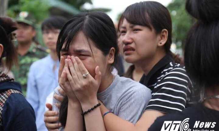 Nữ sinh ĐH Ngoại thương bị lũ cuốn: Cả quê nghèo tiếc thương cô học trò ngoan