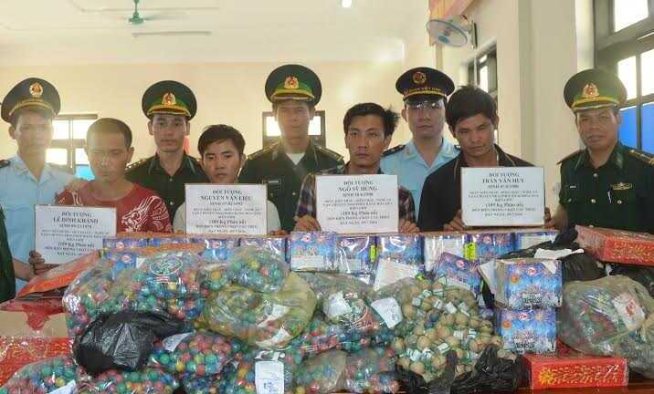 Thiết kế 2 hầm bí mật trên xe để vận chuyển pháo lậu