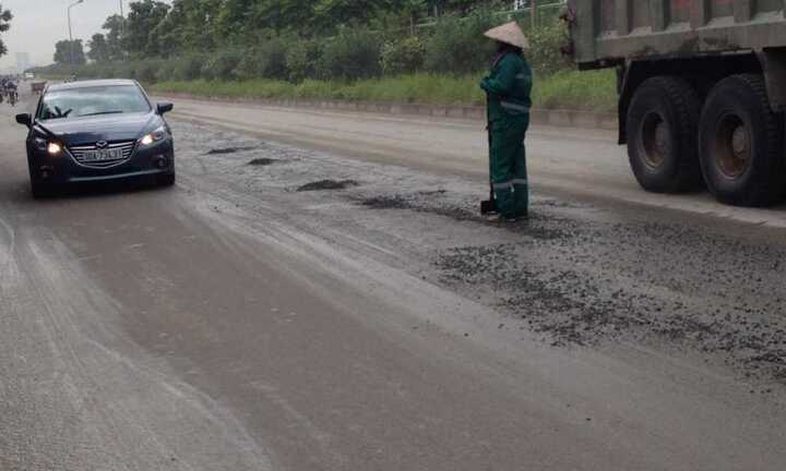 Tài xế xe bồn ngang nhiên ‘giăng bẫy chết người’ trên đại lộ nghìn tỷ