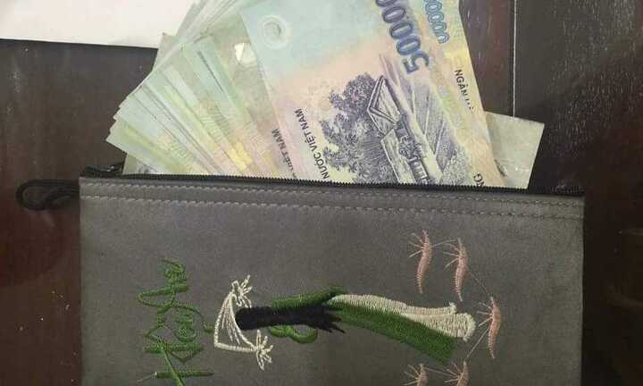 Cảnh sát truy đuổi hai tên cướp trên phố Hà Nội