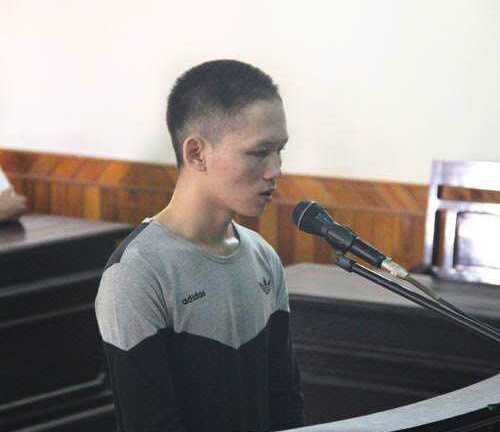 Dùng dao tự chế đâm chết bạn chỉ vì 500 ngàn đồng