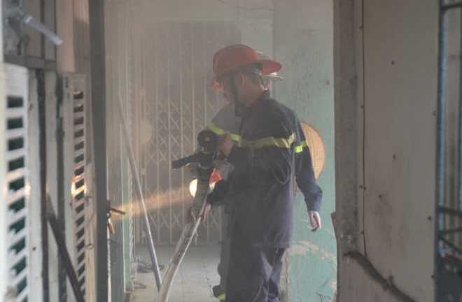 Quên tắt nến khi đi chơi, căn nhà cháy rụi vào mùng 1 Tết