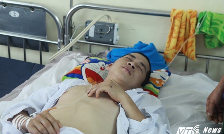 Lao ra đường ray cứu 2 người phụ nữ, chàng trai người Nùng bị tụ máu não thương tâm