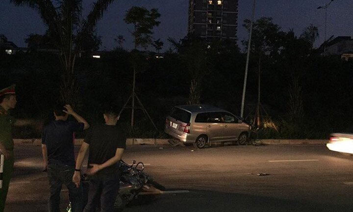 Xe hơi tông hàng loạt phương tiện trên phố Hà Nội: Thông tin mới nhất