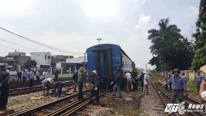 Vì sao tàu hỏa trật bánh 2 lần liên tiếp tại cùng một địa điểm ở Hà Nội?