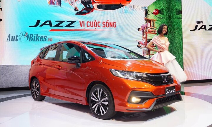 Nhân dịp 30/4 - 1/5, nhiều hãng xe khuyến mại 'khủng'