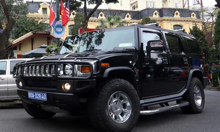 Dân Thủ đô mãn nhãn với dàn 'siêu xe' trong Hội nghị thượng đỉnh Mỹ - Triều