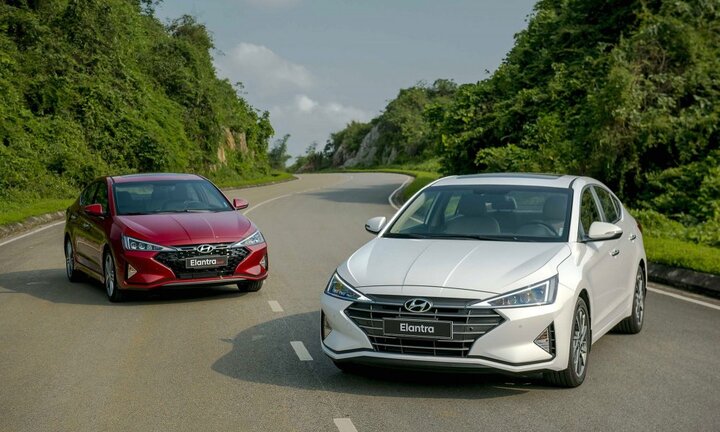 So găng 2 'ông lớn' ô tô Hàn Quốc: Hyundai vượt trội hơn KIA