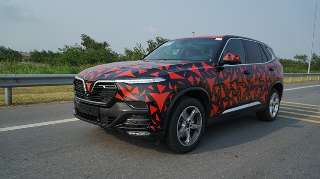 Xe VinFast lăn bánh, sẵn sàng đi xuyên Việt