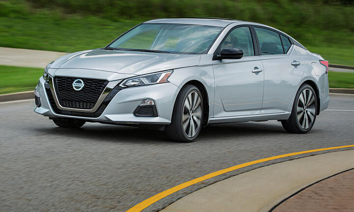 Nissan ra mắt mẫu xe Altima 2020, giá từ 560 triệu đồng