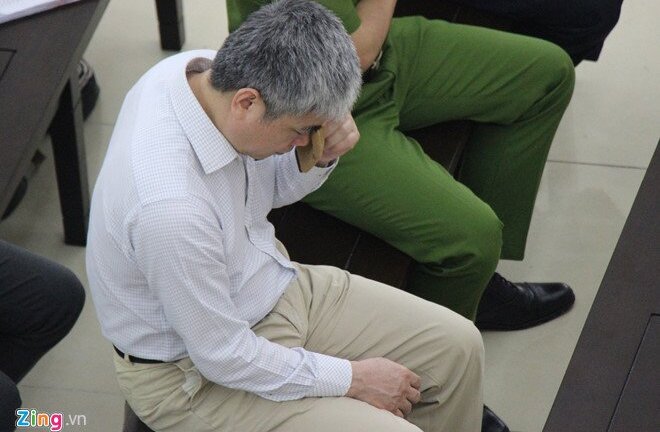 Người bị tuyên án tử trong đại án Oceanbank bật khóc ở tòa