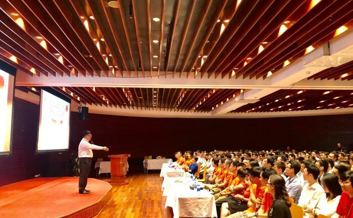 Chủ tịch FPT Software: 'Tôi từng thấy xấu hổ trước các em nhỏ Nhật Bản'