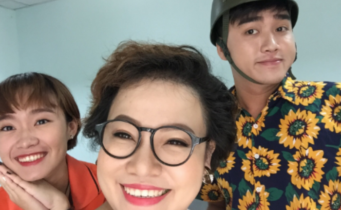 Diễn viên hài Lê Trang 'làm mẹ' ở tuổi 25 trong bộ phim mới