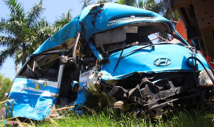 Ảnh: 'Nghĩa địa' của những chiếc xe gặp nạn ở Hoà Bình