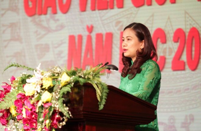 Tuyên dương giáo viên, học sinh giỏi năm học 2017- 2018