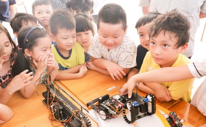 Trẻ em Hà Nội thoả sức trải nghiệm sáng tạo với 'Vòng tròn yêu thương'