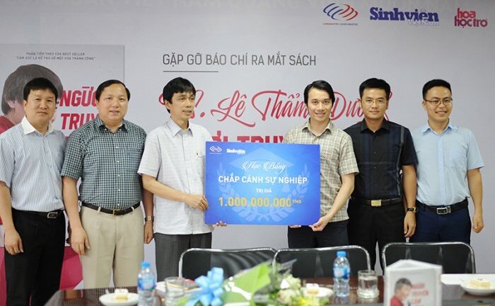 Học bổng 'Chắp cánh sự nghiệp' 1 tỷ đồng dành cho sinh viên nghèo hiếu học