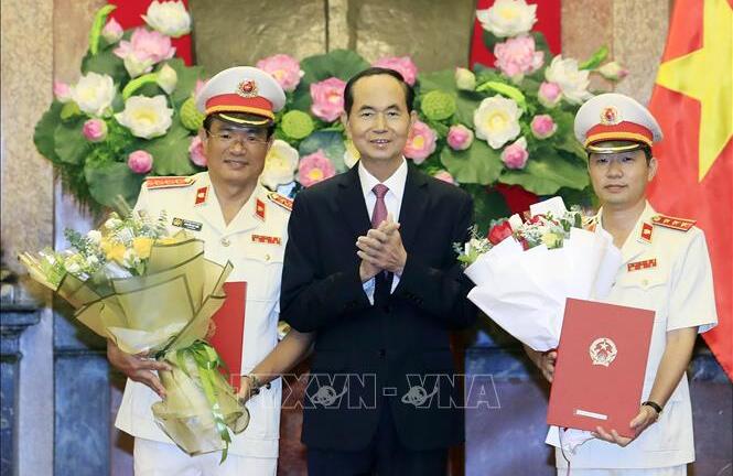 Chủ tịch nước trao quyết định bổ nhiệm 2 Phó Viện trưởng Viện kiểm sát nhân dân tối cao