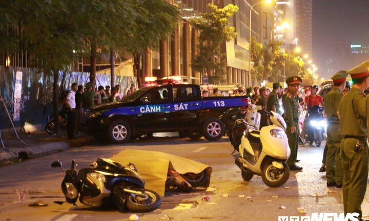 Rơi giàn giáo ở đường Lê Văn Lương, một người chết: Ai chịu trách nhiệm?