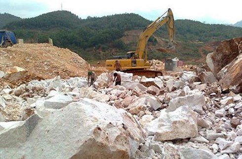 Phản đối thăm dò khai thác đá, dân giữ trái phép 1 cán bộ tuyên giáo huyện