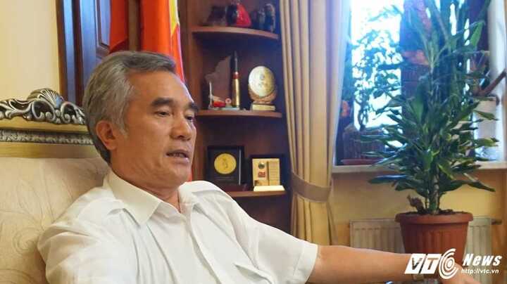 Ông Đại sứ cùng bà con người Việt giữa tâm chiến sự Ucraina - chuyện giờ mới kể