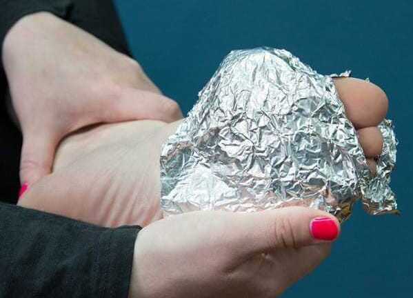 Công dụng bất ngờ của giấy bạc mà chúng ta không hề biết