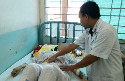 Người phụ nữ gần 20 năm 'sống chung' với thuốc xổ vì căn bệnh quái ác này