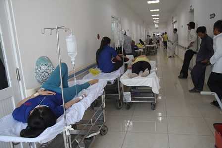 Ăn chay, gần 90 công nhân nghi bị ngộ độc