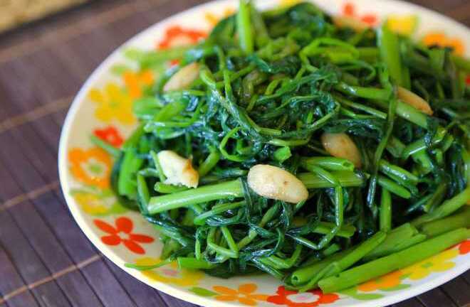 Xào, luộc rau muống đều sai lầm, hãy làm cách sau để chữa 3 bệnh nguy hiểm