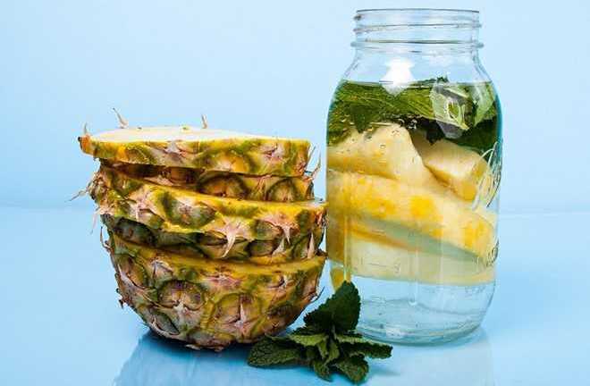 Lợi ích khi uống nước dứa lúc đói