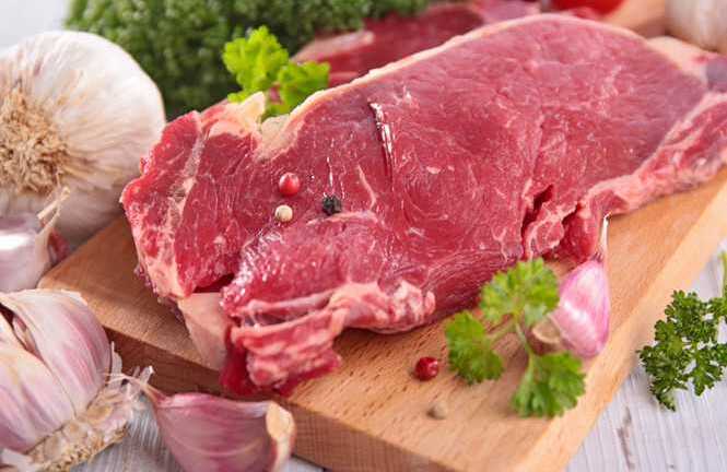 Những dấu hiệu cho thấy bạn ăn quá nhiều đạm