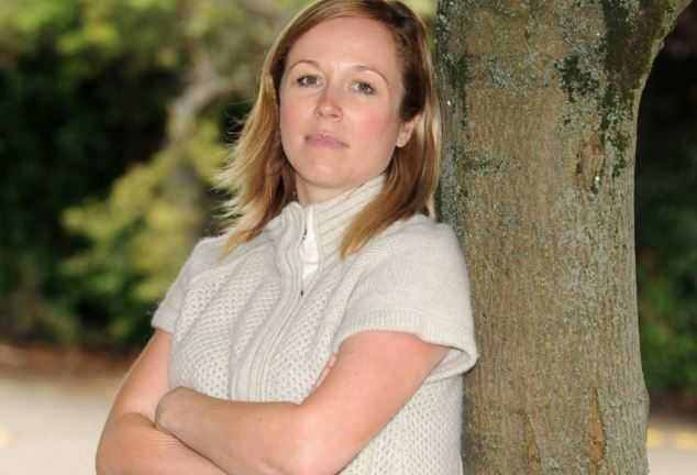 Cô giáo đau xót viết tự truyện về chồng đột tử khi 'cố gắng sinh con'