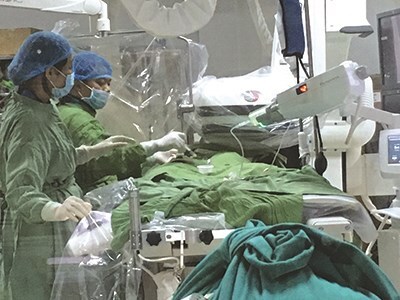 Lần đầu tiên đặt stent động mạch não tại Việt Nam, cứu sống thượng sĩ công an