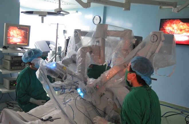 Robot phẫu thuật nang ống mật chủ cho sản phụ