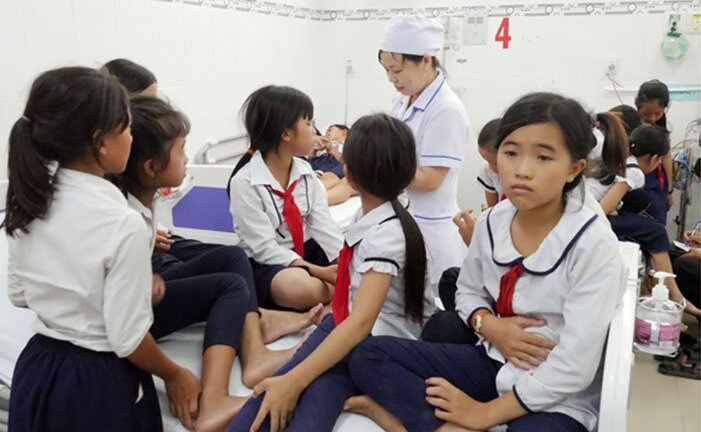 Toàn cảnh vụ hàng chục học sinh nhập viện do dùng thử sản phẩm tiếp thị