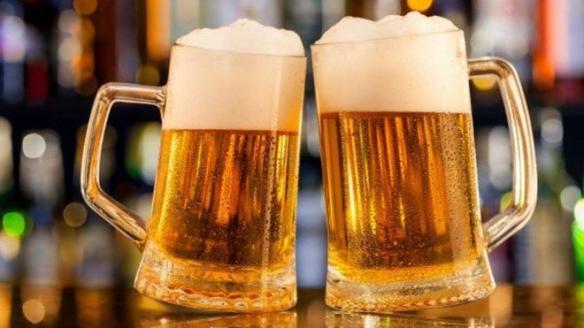 Video: Khách hàng tá hỏa vì gọi nhầm cốc bia có giá hơn 67.000 USD