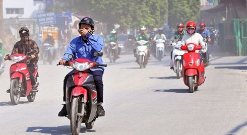 Ô nhiễm Hà Nội lên mức tím, những ai không nên ra đường?