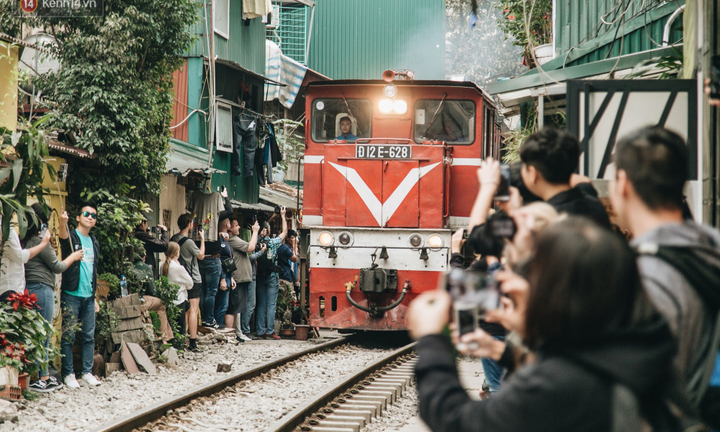 Tranh cãi việc dẹp bỏ cà phê đường tàu tại Hà Nội