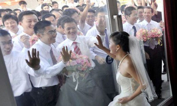 Video: 4,3 triệu nam giới Việt Nam sẽ ế vợ năm 2030