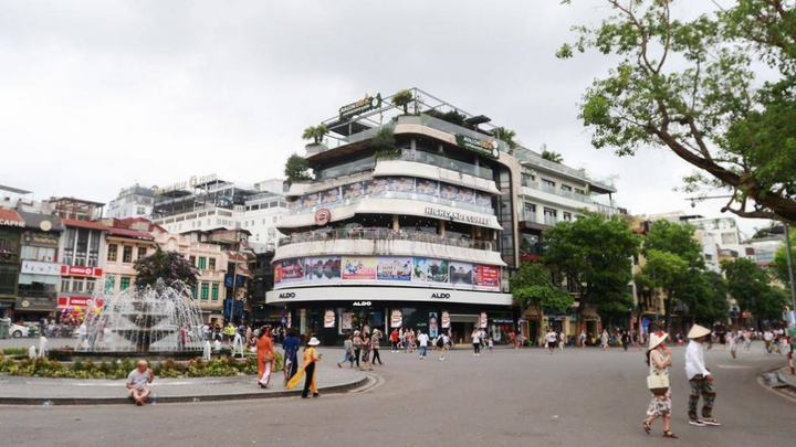 Cấm đường quanh Hồ Gươm: Liệu có khả thi?