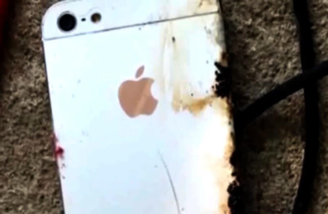 Video: Một người chết khi vừa sạc vừa dùng điện thoại iPhone