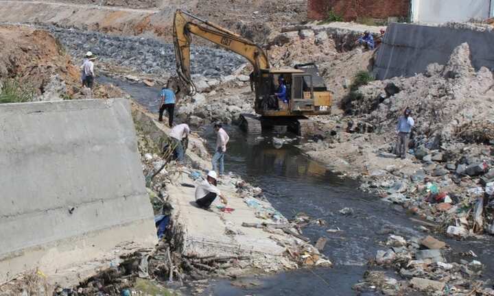 Video: Sông Đồng Nai đang chết dần vì ô nhiễm
