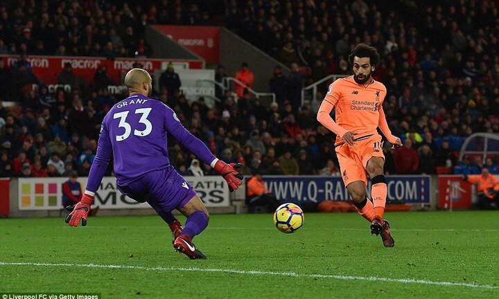 Liverpool đè bẹp Stoke, áp sát nhóm dẫn đầu Ngoại hạng Anh
